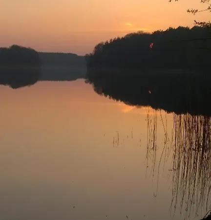 Schwalbenhaus-netzow بيت للعطل *